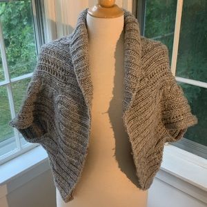 BETWEEN ME AND YOU chunky soft bolero shrug